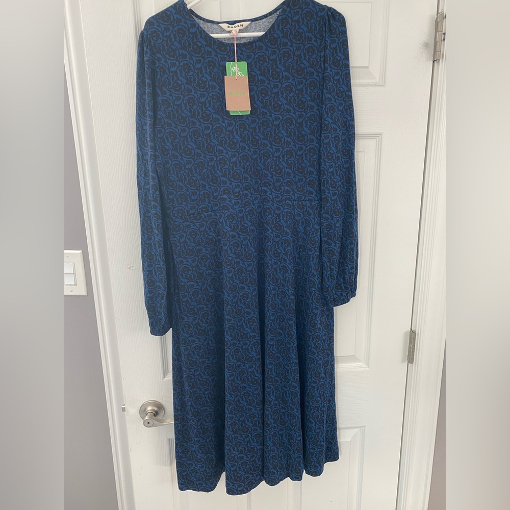 NEW $130 Value Boden Navy & Black Floral Dress • Ruffle Shoulder •Flattering Fit